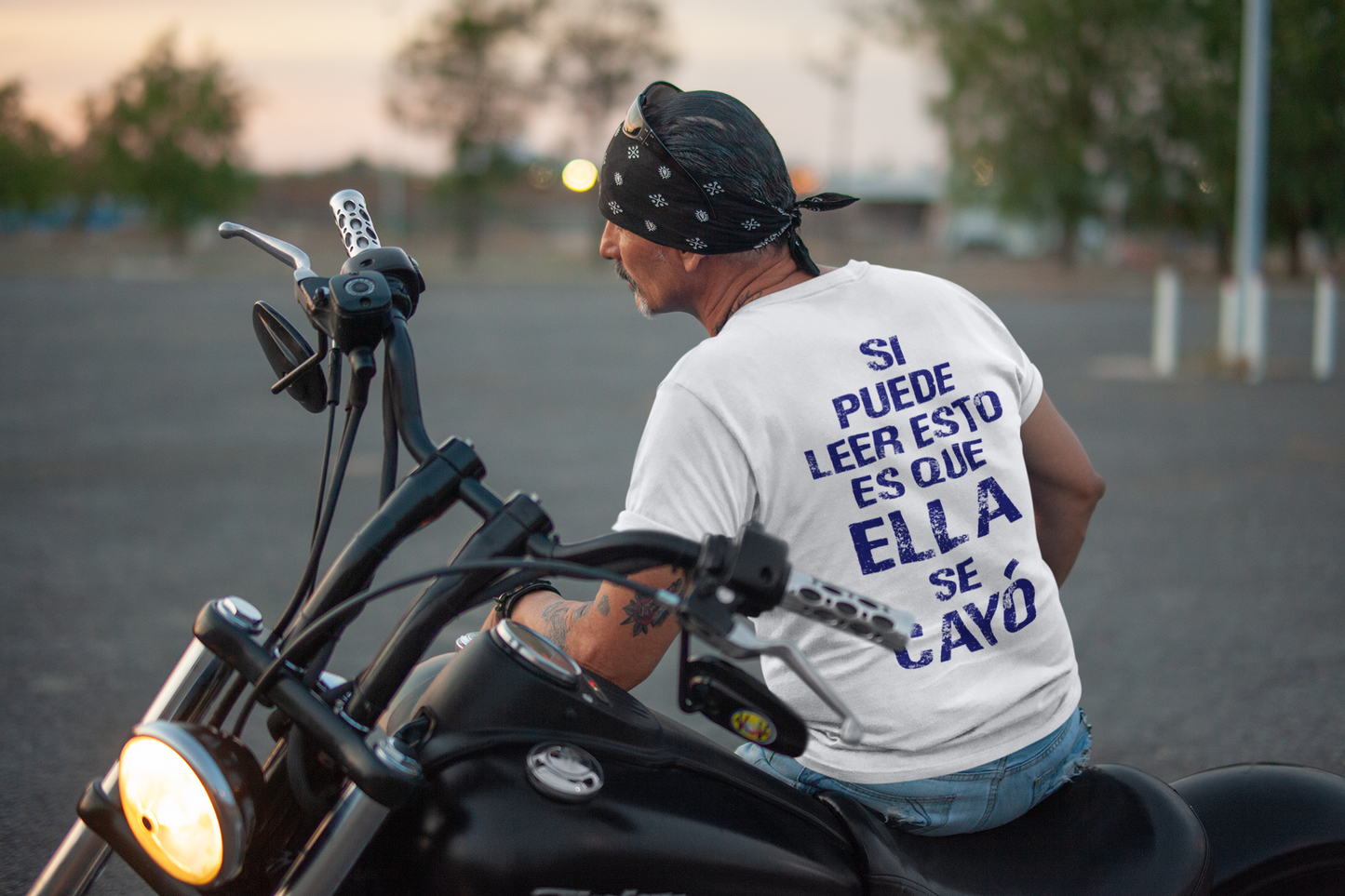 ELLA SE CAYÓ MOTORA T-SHIRT