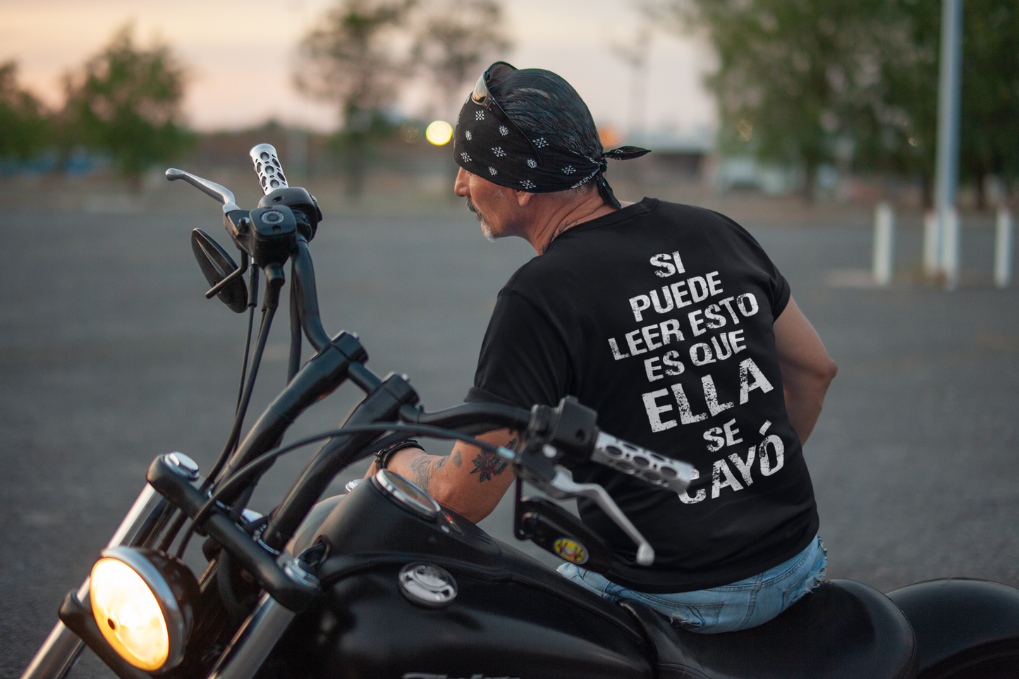 ELLA SE CAYÓ MOTORA T-SHIRT